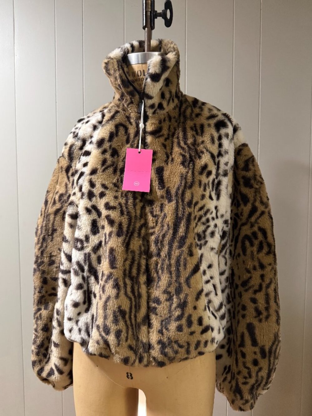 BNWT AMANDA UPRICHARD X REVOLVE Como Faux Fur Leopard Bomber Jacket sz Small